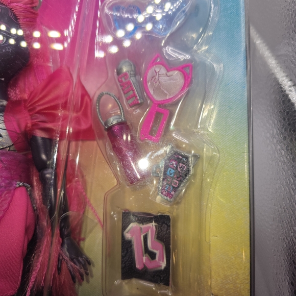 Monster High Catty Noir Doll G3 Amulet Series New in Box Mattel 2023 - Picture 7 of 10